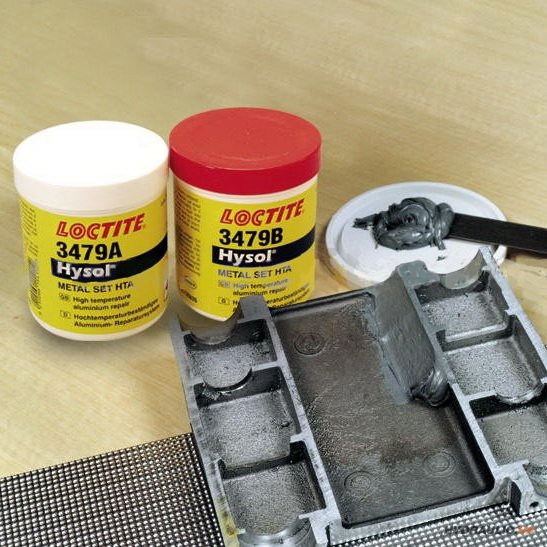 Набір Loctite 3479 і відремонтований алюмінієвий виливок