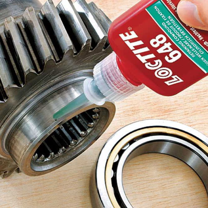 Нанесение Loctite 648 на посадку шестерни с подшипником